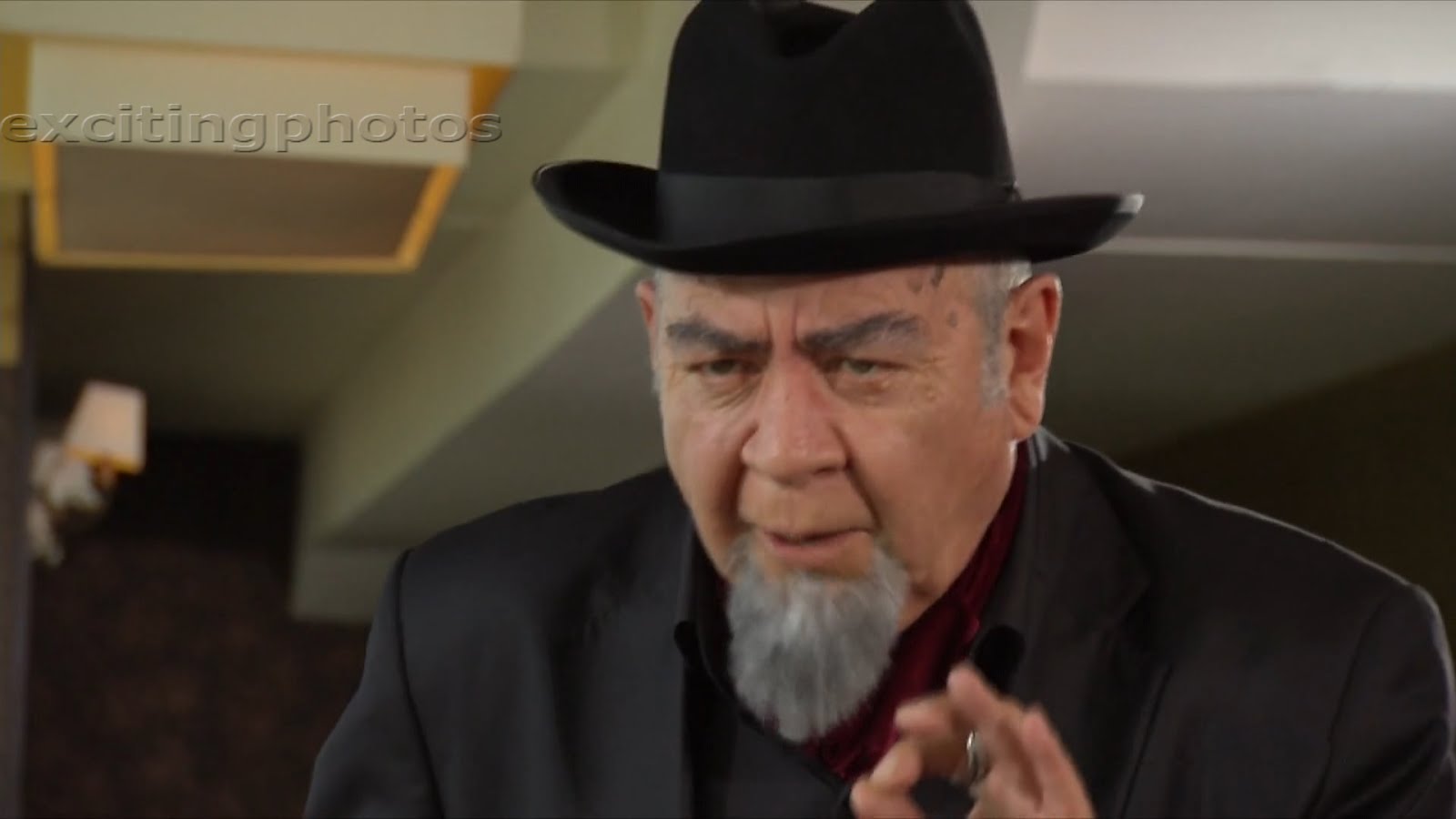 Usta oyuncu Kırmızı Oda'ya dahil oldu! Köksal Engür Kırmızı Oda'da!