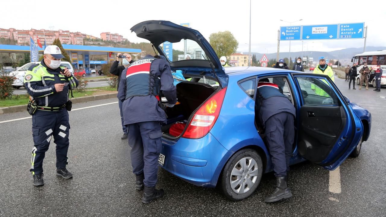 Yılbaşı gecesi kaç polis görev yapacak 2021 | İstanbul'da yılbaşında kaç polis görevli olacak? 