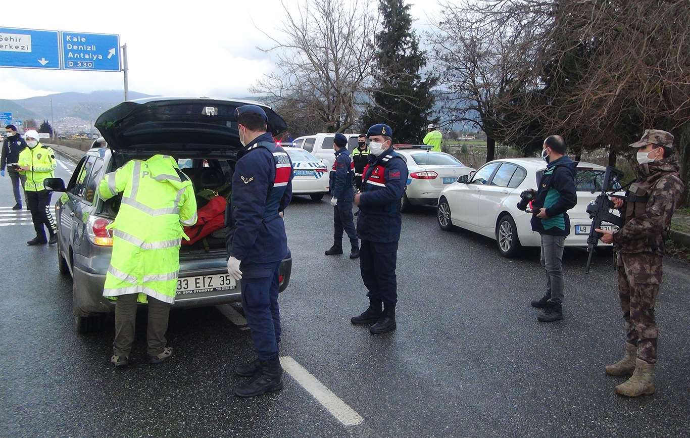 Son dakika... İçişleri Bakanlığından yılbaşı açıklaması! Güvenlik güçleri kuş uçurtmayacak