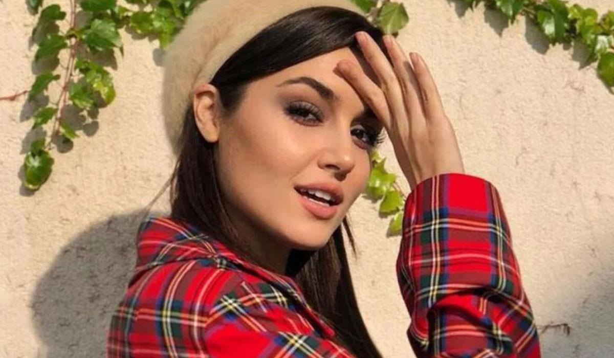 O Ses Türkiye'nin yılbaşı özel konuğu Hande Erçel Kimdir? Kaç yaşında? Hande Erçel Kerem Bursin sevgili mi?