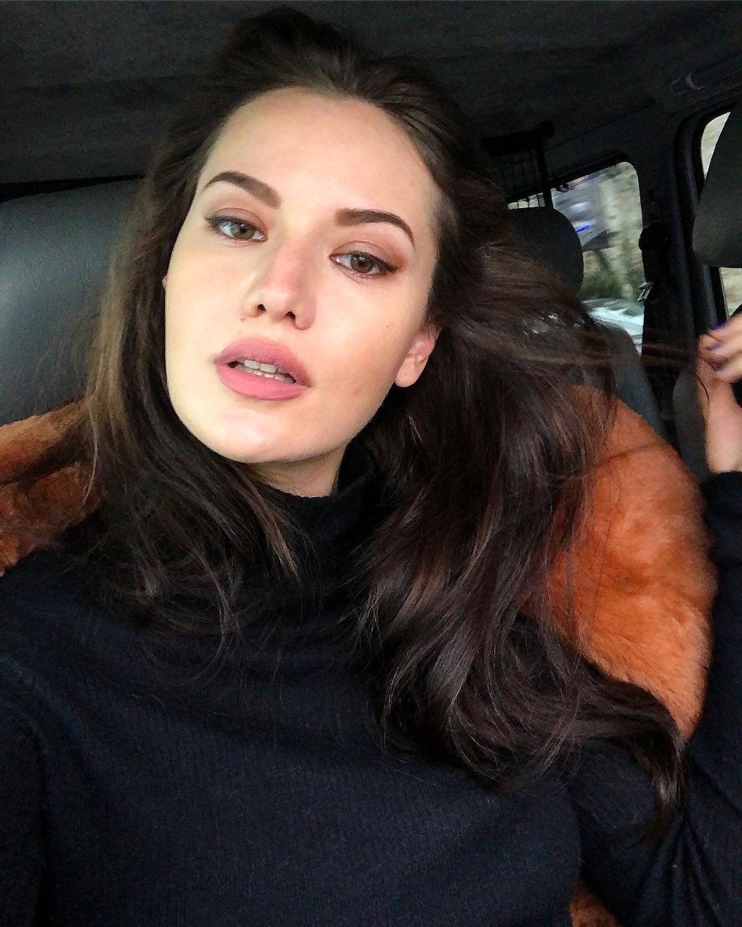 Fahriye Evcen'den yeni proje müjdesi! 
