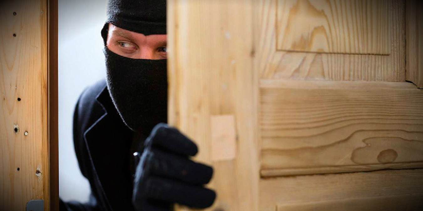 Rüyada Eve Hırsız Girdiğini Görmek