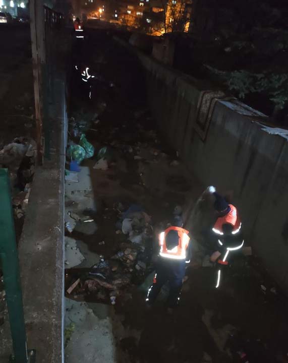 Pendik Belediyesi'nden önemli çalışma! İBB'nin sorumluluğundaki dere temizlendi, kötü koku giderildi