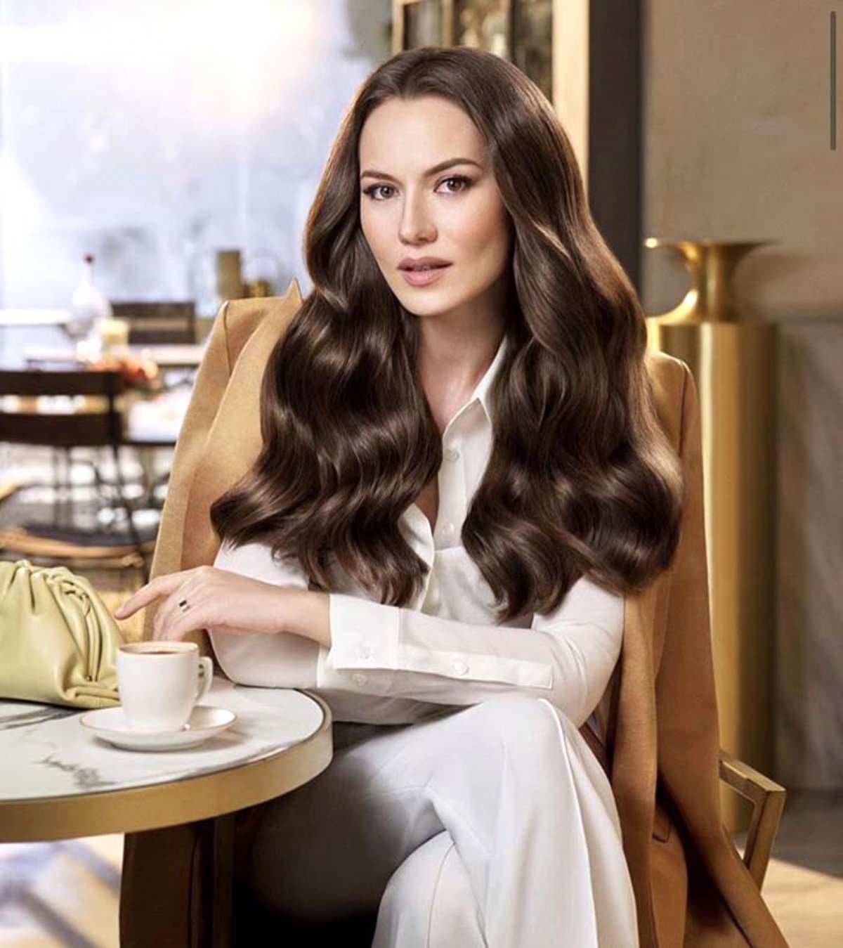 Fahriye Evcen'den yeni proje müjdesi! 