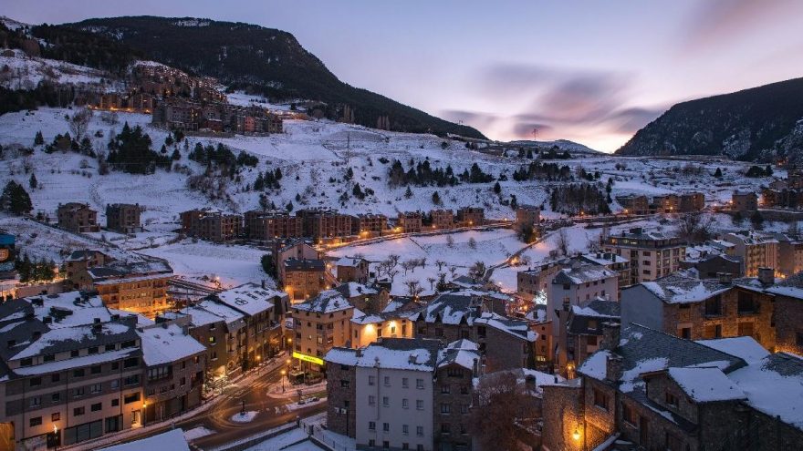 Andorra, haritada yeri nerede? Yüz ölçümü ne kadar? Nüfusu kaç? Resmi dini nedir?