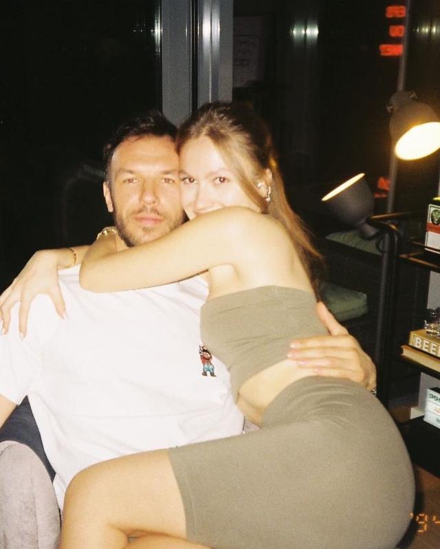 Ev halini paylaşan Duygu Özaslan, Kendal Jenner'e özendi! Sosyal medyada alay konusu oldu!