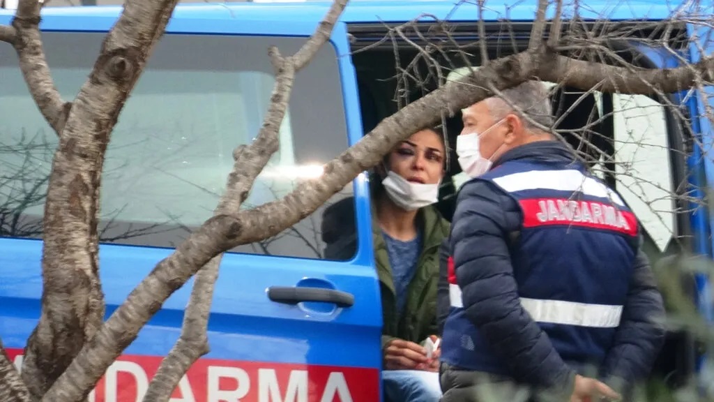 Antalya'da dehşet veren olay! Kelepçe takarak kendisini döven kocasını daha fazla dayanamadı