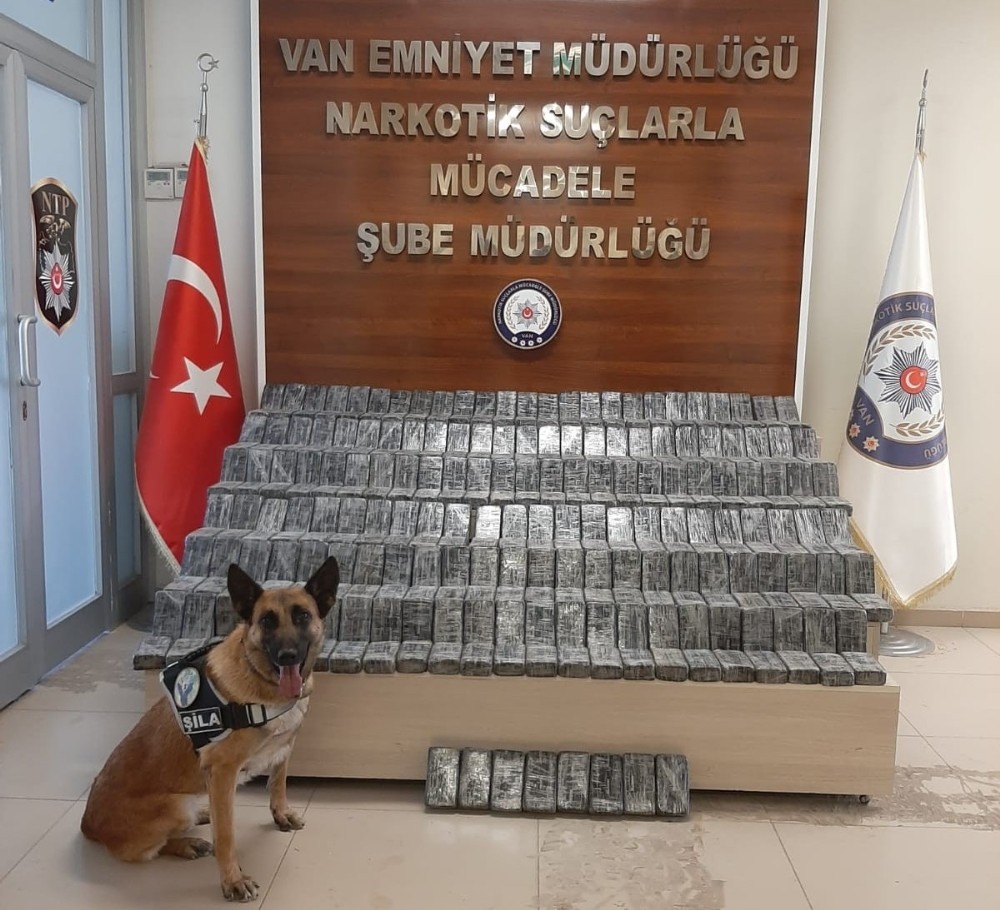 Van güvenlik güçleri açıkladı! 2020 yılında 7 ton 897 kilo uyuşturucu ele geçirdi