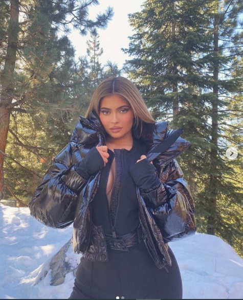 Kylie Jenner'ın el dezenfektanı çıkarmasına büyük tepki!