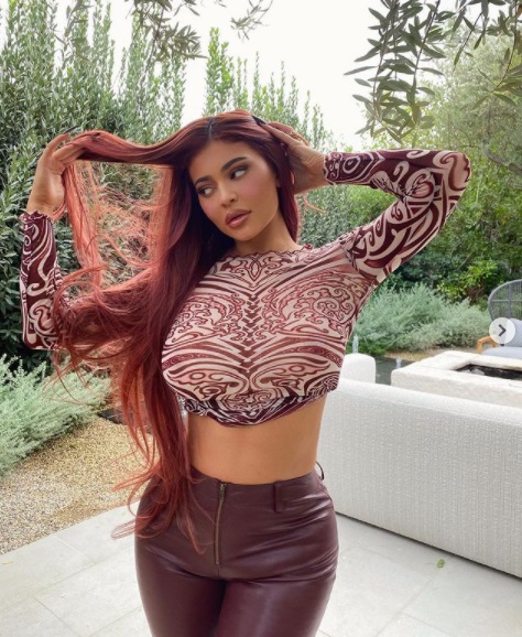 Kylie Jenner'ın el dezenfektanı çıkarmasına büyük tepki!