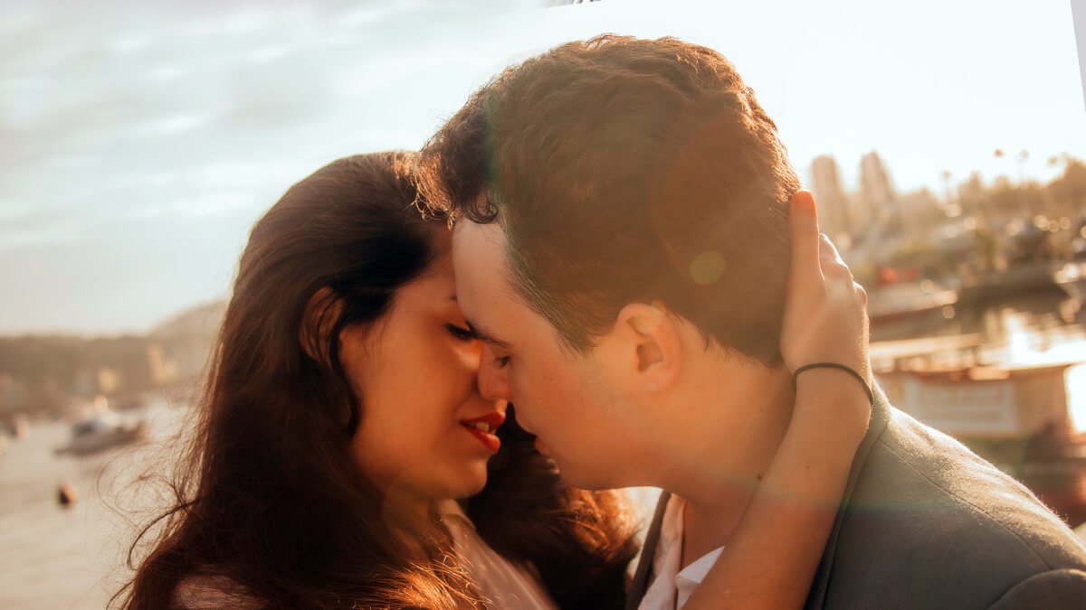 Rüyada Dudak Görmek / Rüyada Dudaktan Öpmek Tabiri