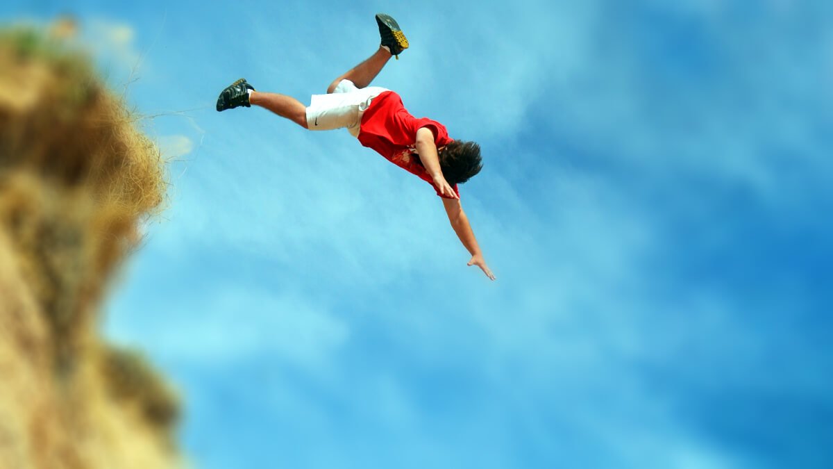 Rüyada Duvardan Atlamak / Rüyada Duvara Tırmanmak Tabiri