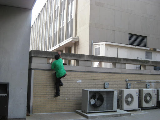 Rüyada Duvardan Atlamak / Rüyada Duvara Tırmanmak Tabiri