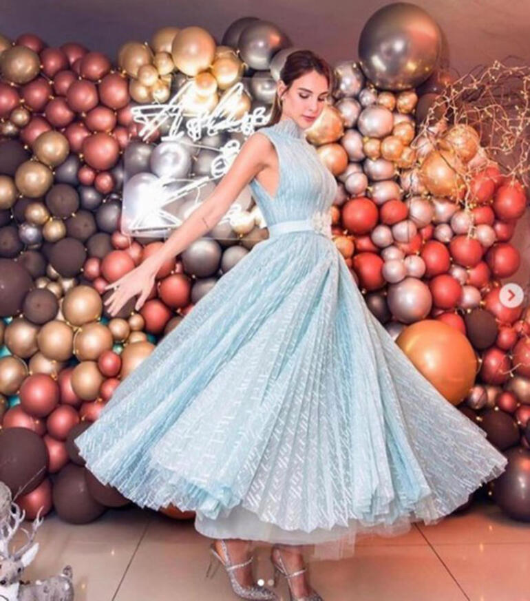 Sosyetik güzel Aslışah Alkoçlar ile Kaan Demirağ nişanlandı!