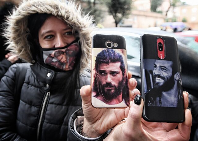 Roma'da Can Yaman izdihamı yaşandı!