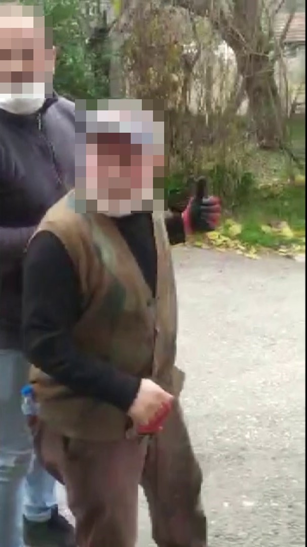 Genç kızın yavru köpekleri annelerinden ayıran ekiplere haykırışı yürekleri dağladı!