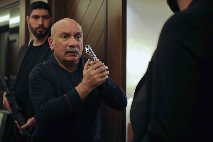 Çukur 111. yeni bölümünden ilk sahne yayınlandı! Efsane oyuncu kadroya yeniden dahil oluyor