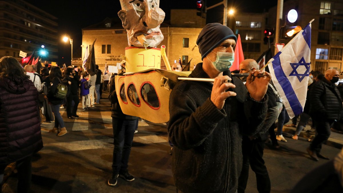 İsrail halkı sokaklarda: Karantina, Netanyahu protestolarına engel olamadı!