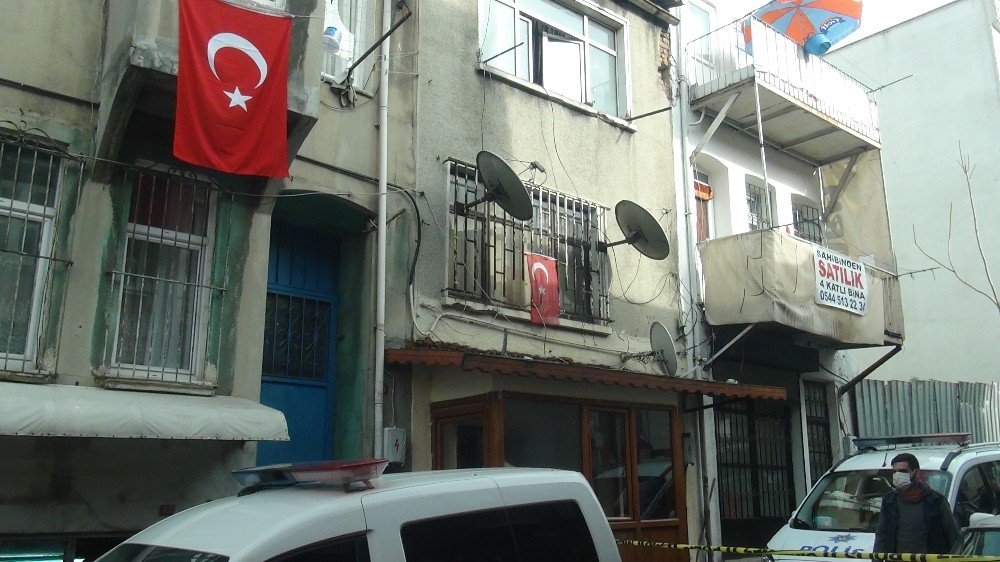 Beyoğlu'nda korkunç ölüm: Yoğun koku sayesinde açığa çıktı!