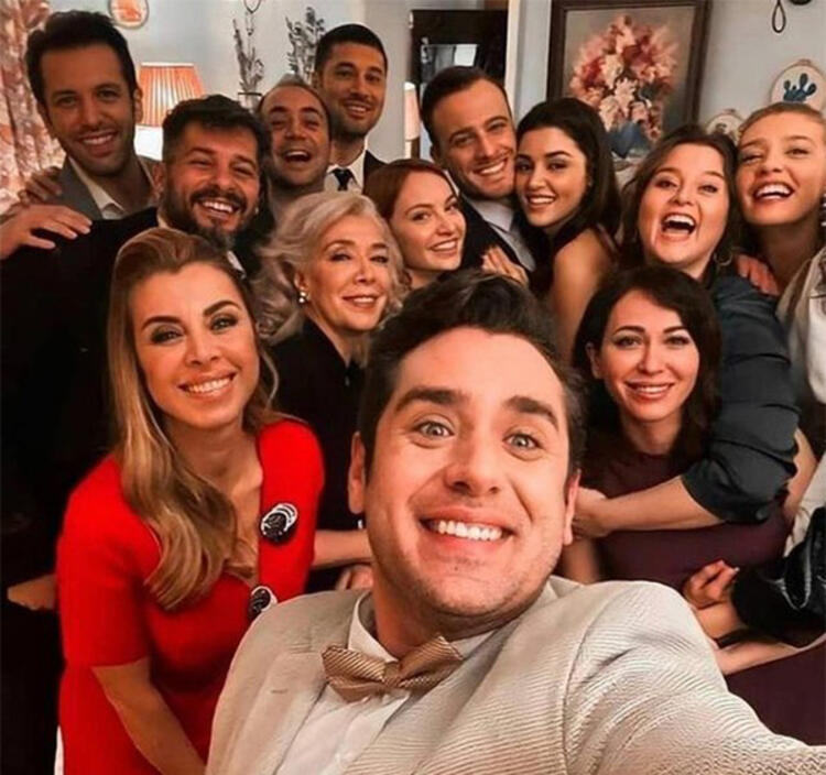 Kerem Bursin ve Hande Erçel'den aşk dedikodularını yeniden alevlendiren fotoğraf!