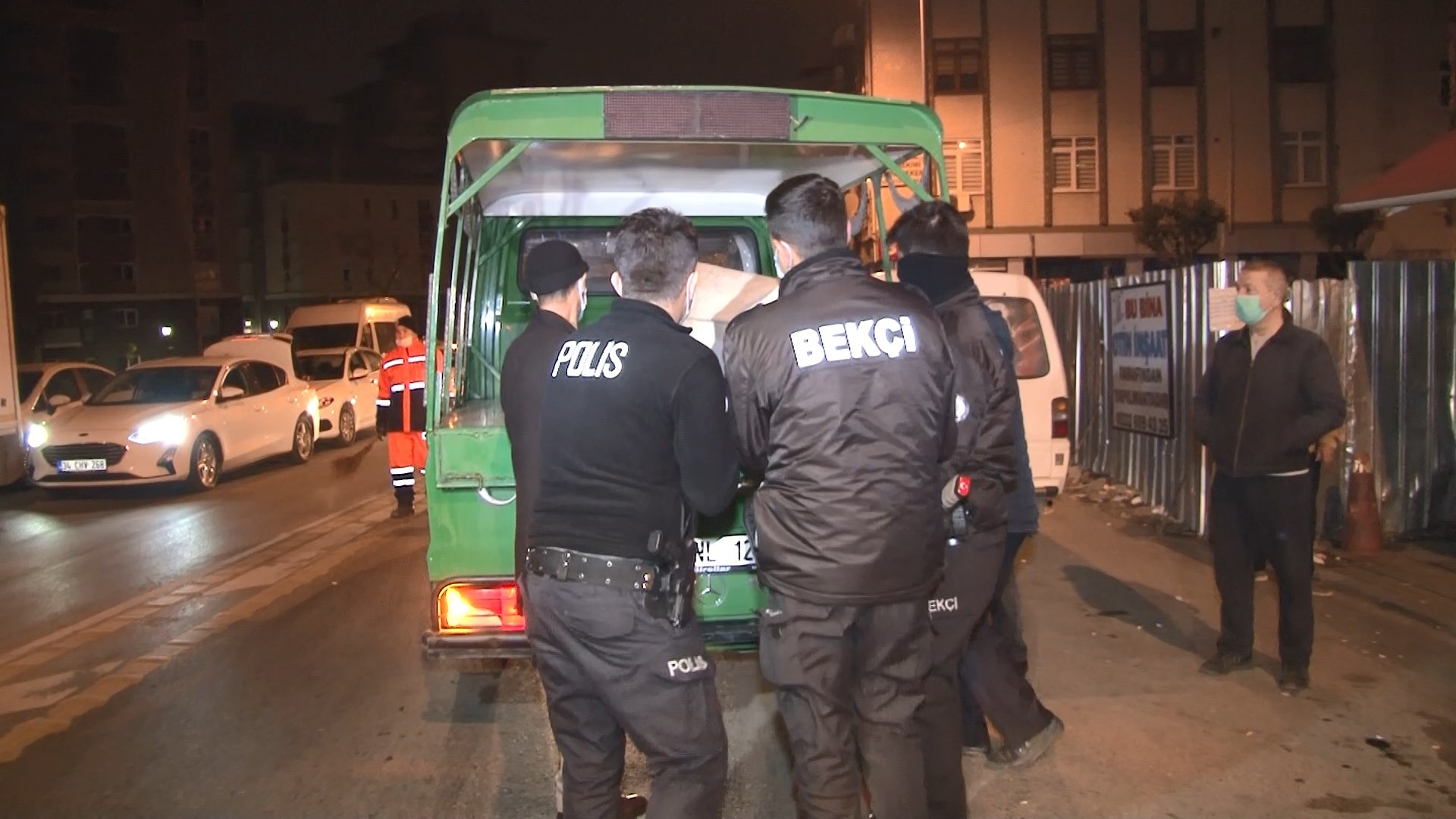 Bayrampaşa'da kadın cinayeti! 3 yaşındaki çocuğunun gözü önünde boğularak öldürüldü