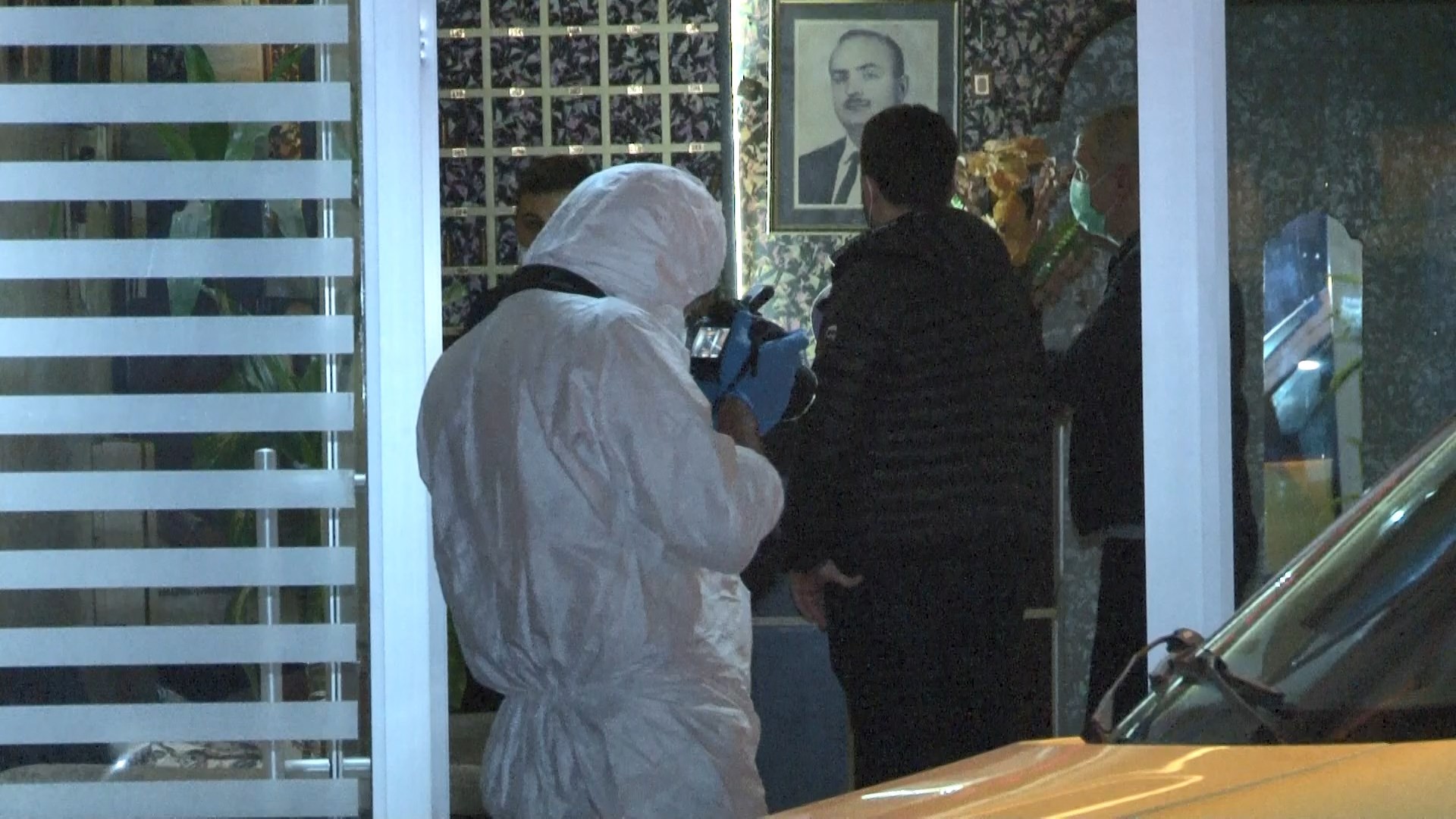 aw213232-03.jpgBayrampaşa'da kadın cinayeti! 3 yaşındaki çocuğunun gözü önünde boğularak öldürüldü