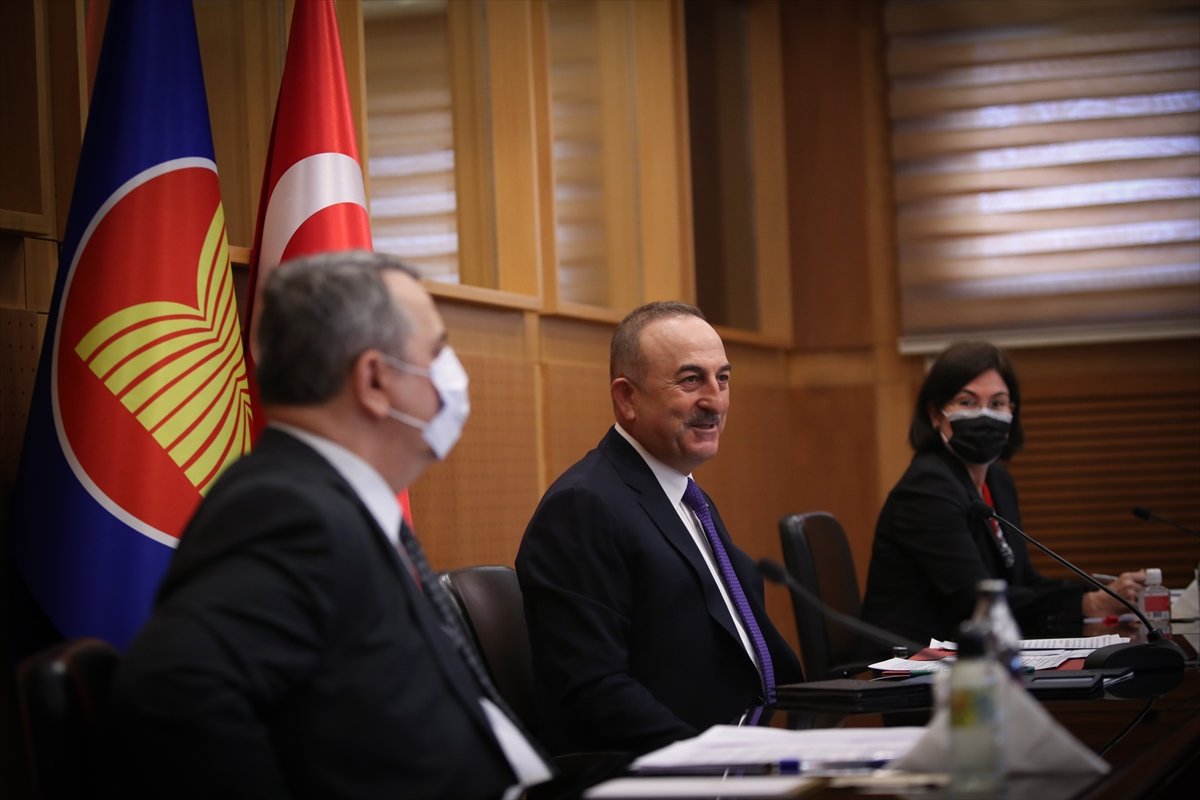 Bakan Çavuşoğlu'ndan reform açıklaması: Geleceğimizi Avrupa'da görüyor ve birlikte inşa etmek istiyoruz!