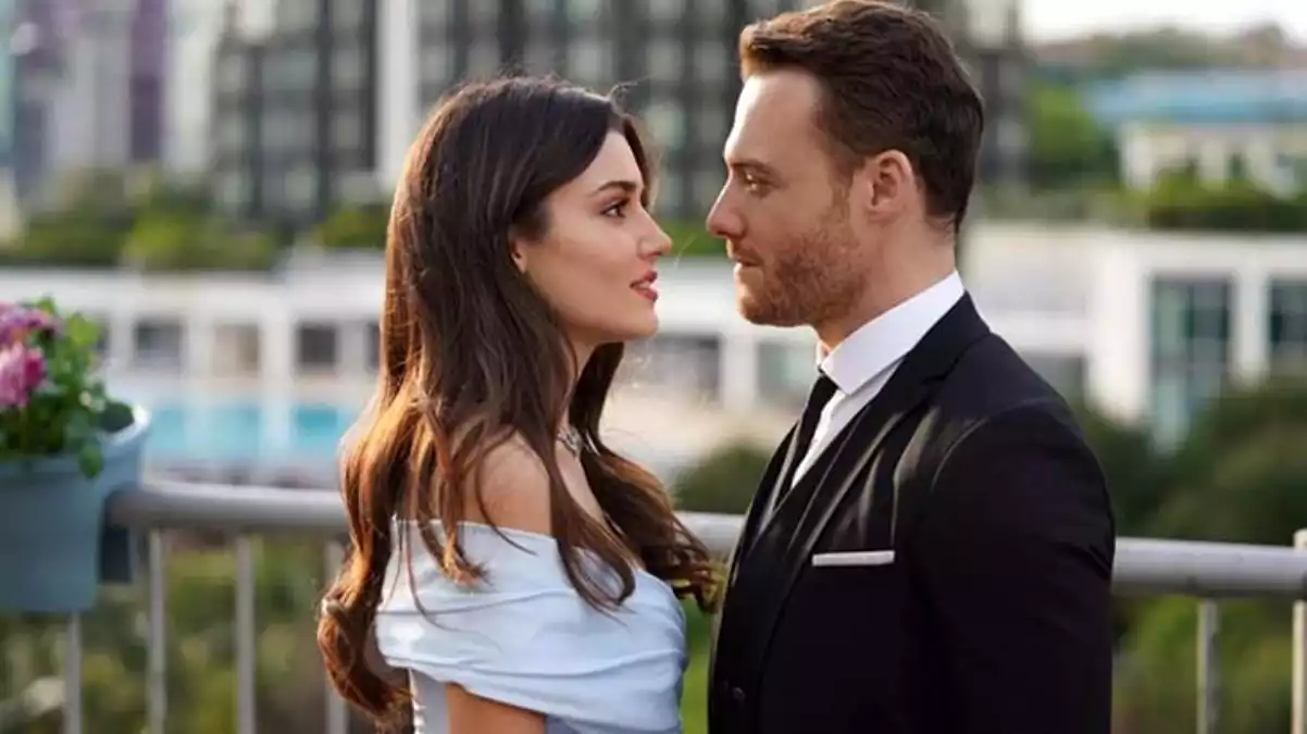 Kerem Bursin ve Hande Erçel'den aşk dedikodularını yeniden alevlendiren fotoğraf!