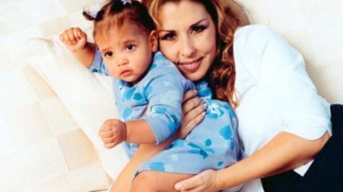 Nilüfer'in kızı Ayşe Nazlı'yı görenler tanıyamadı! Ayşe Nazlı genç kız oldu!i