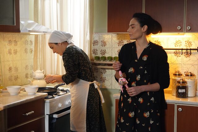 Masumlar Apartmanı 17. son bölümde Safiye'nin sinir krizi geçirdiği izleyenleri şok etti!