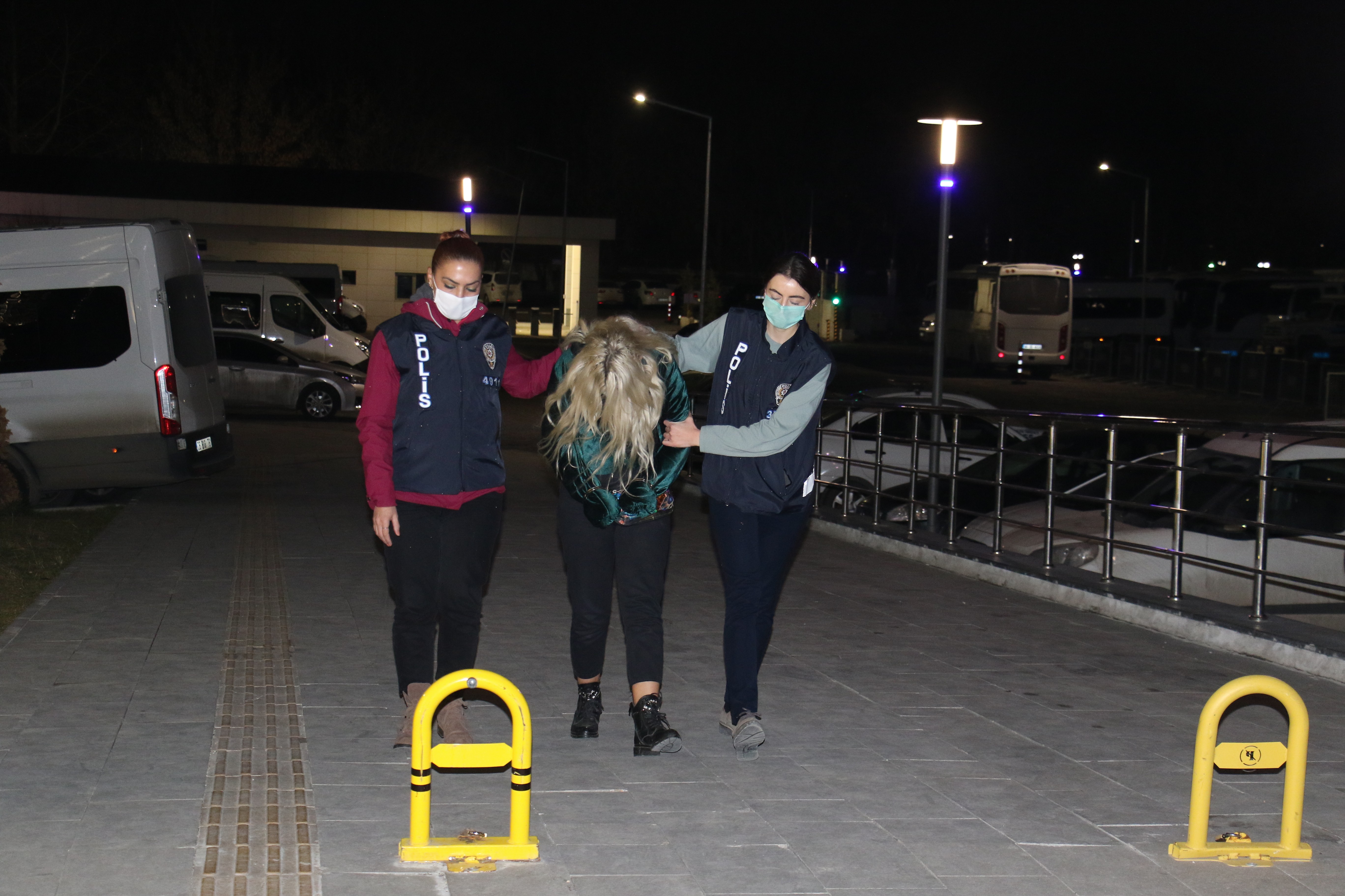 Ümitcan Uygun'un elinden uyuşturucu içtiği o kadın konuştu