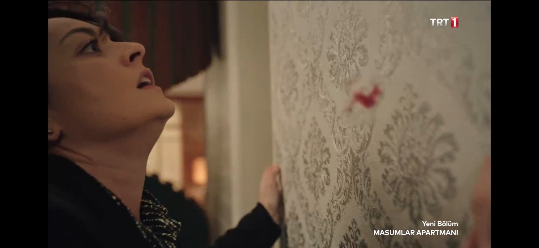 Masumlar Apartmanı 17. son bölümde Safiye'nin sinir krizi geçirdiği izleyenleri şok etti!