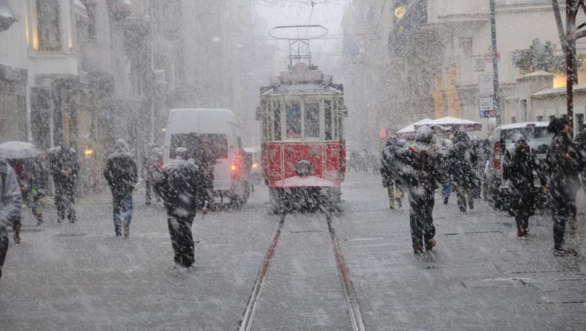 Meteoroloji tarih verdi! İstanbul'a 4 günlük kar yağışı uyarısı! İşte 13 Ocak hava durumu