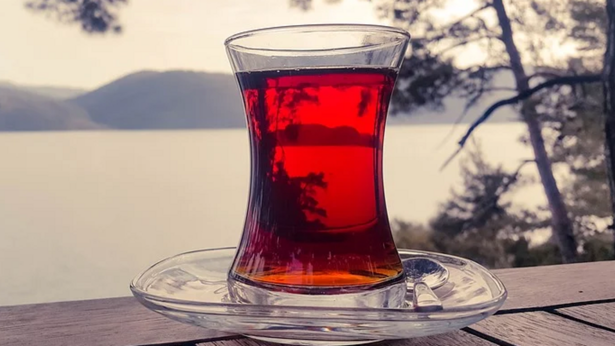 Rüyada Cam Bardakta Çay İçmek Tabiri