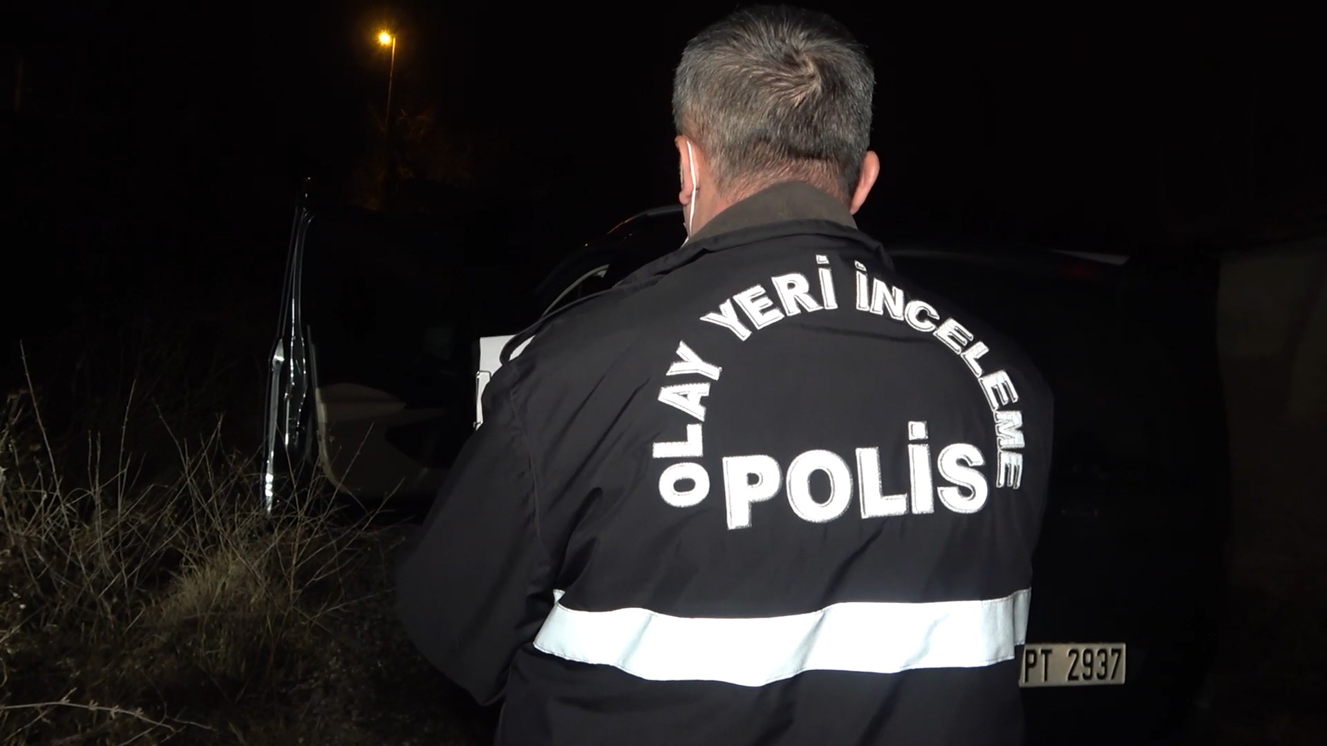 Polisin dur ihtirana uymayıp ters yöne girdi kızını tehlikeye attı!