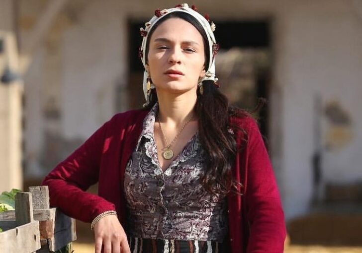 Bir Zamanlar Çukurova'nın Saniye'si Selin Yeninci'den akılları karıştıran paylaşım! Saniye diziden ayrılıyor mu?