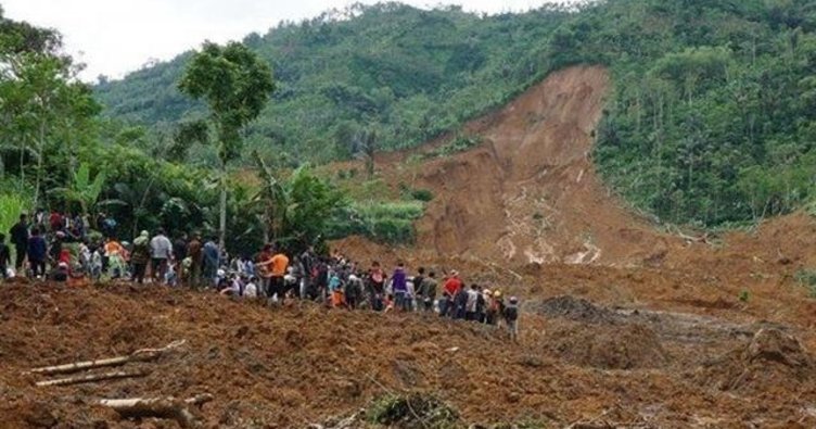 Endonezya'da sel felaketinde can kaybı artıyor! Ölü sayısı 5'e yükseldi