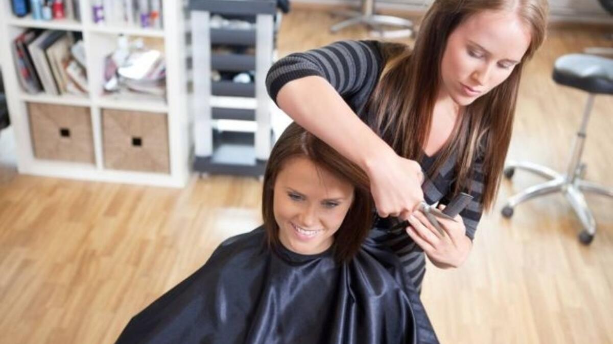 Rüyada Saç Kesilmesini Görmek / Rüyada Saçının Kesildiğine Üzülmek Tabiri