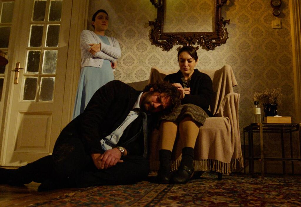 Han, İnci'nin son darbesi ile yıkıldı! Masumlar Apartmanı'nda İnci neden yok? İnci ve Han boşanıyor mu? Farah Zeynep Abdullah diziden ayrıldı mı?