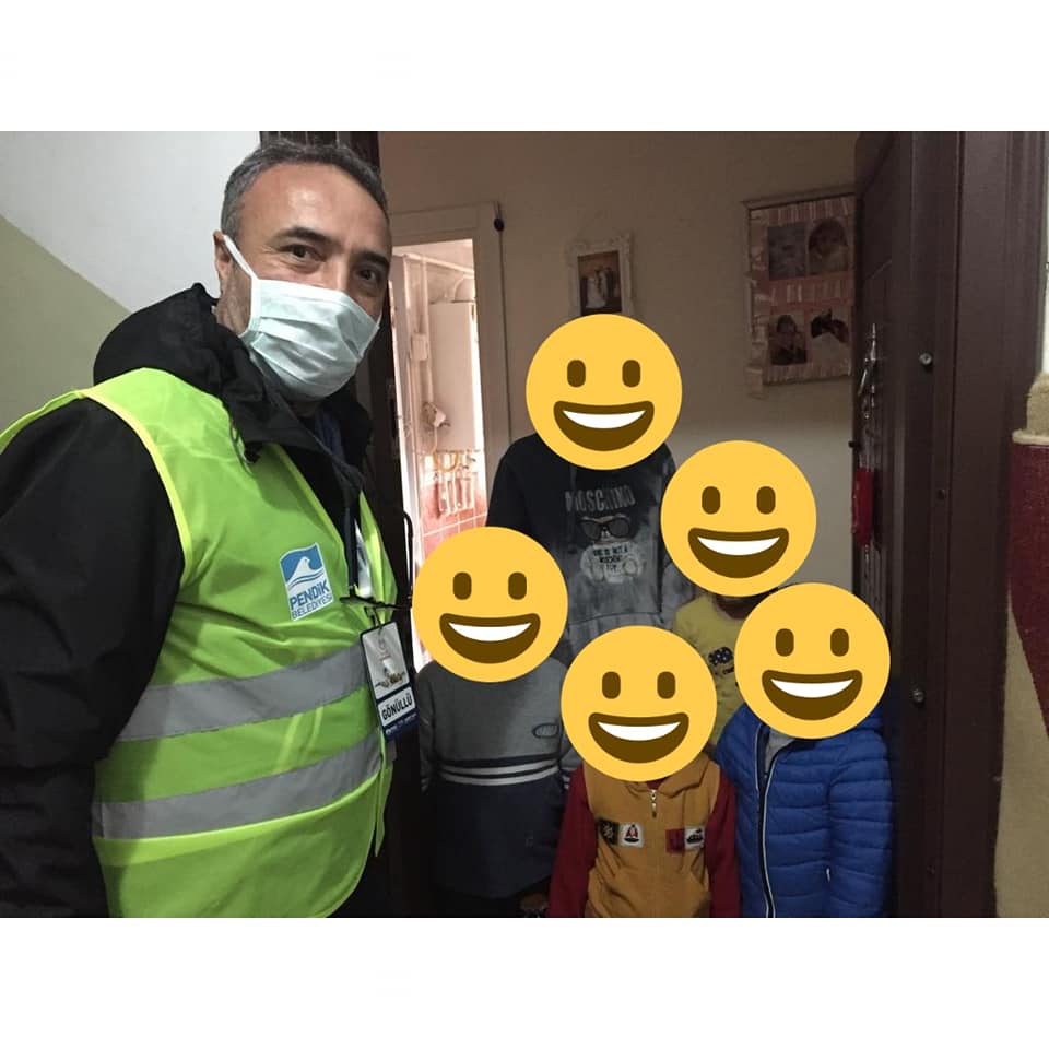 Pendik'te kışlık mont ve botlar ihtiyaç sahibi çocuklara ulaştı!