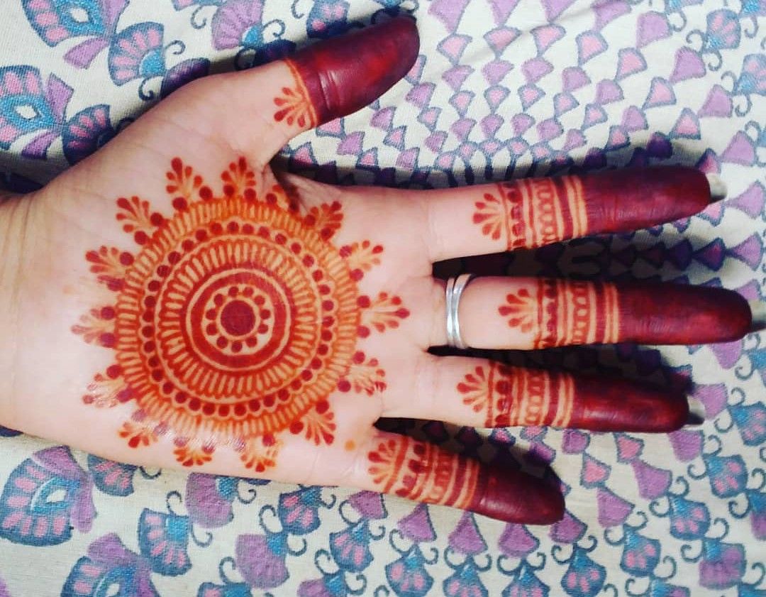 Rüyada Kınalı El Görmek