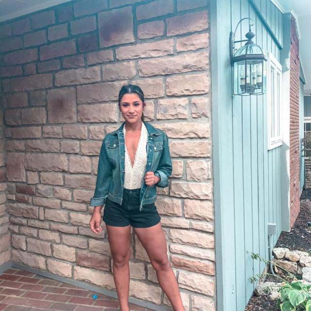 Otopark çıkışında ödeme yapmak isteyen kadının kafası ödeme cihazı ile aracının kapısına sıkıştı!