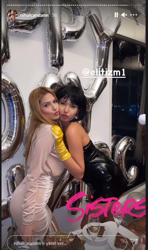 Kimse bunu beklemiyordu! Bahar Candan bir anda ablası Nihal Candan'ın dudaklarına yapıştı!