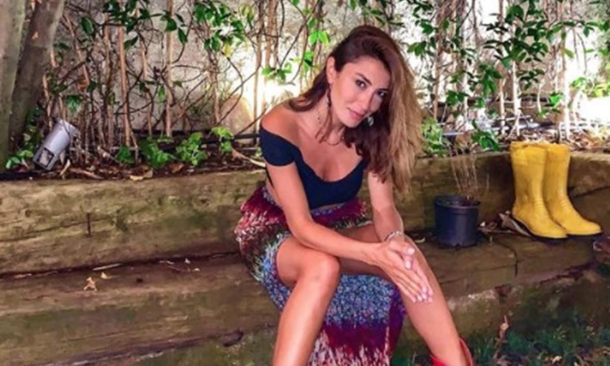 Ünlü oyuncu Merve Oflaz saldırıya uğradı!