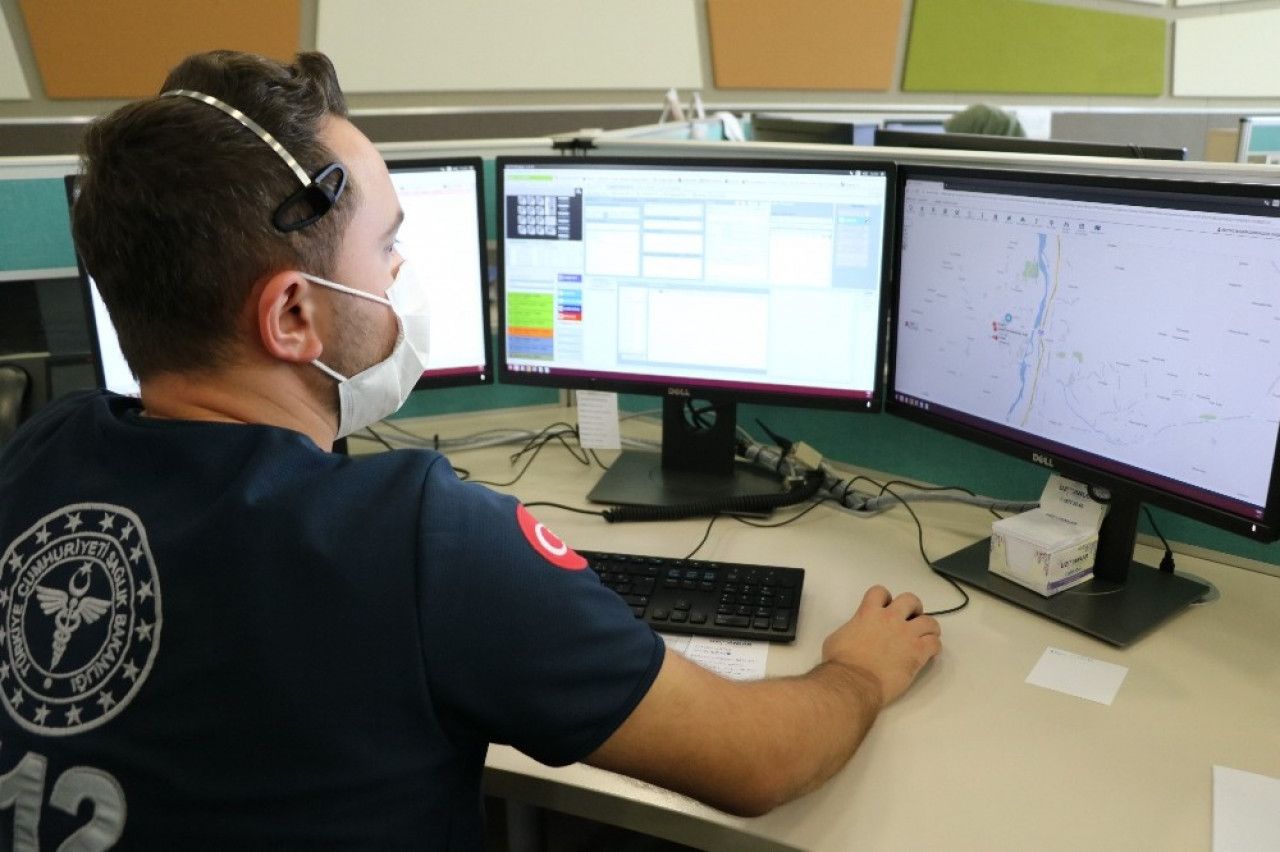 Çağrı karşılama personeli nedir, ne iş yapar? Çağrı karşılama personeli maaşı ne kadar?