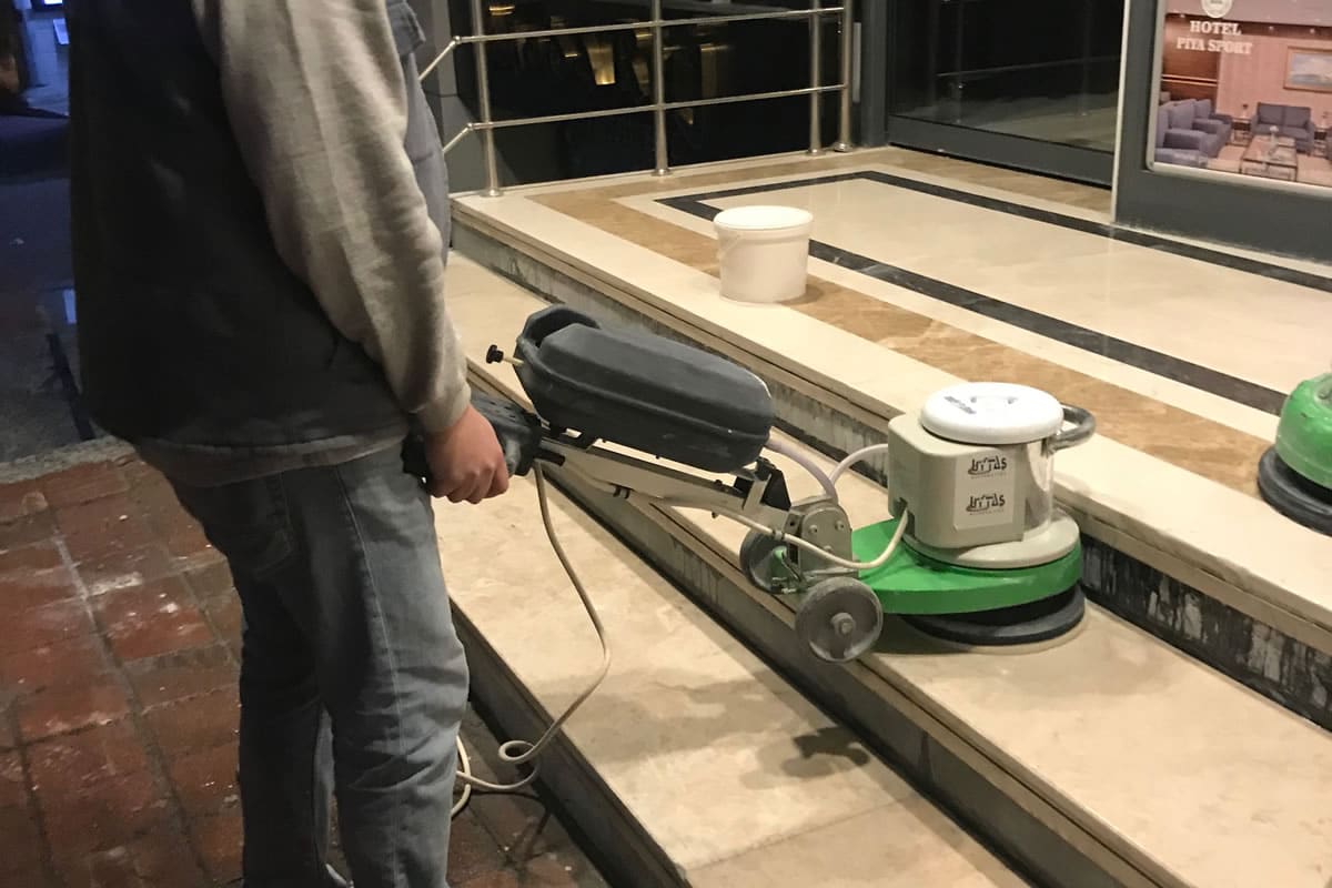 Rüyada Merdiven Silmek neye tabir edilir? Nasıl yorumlanır?