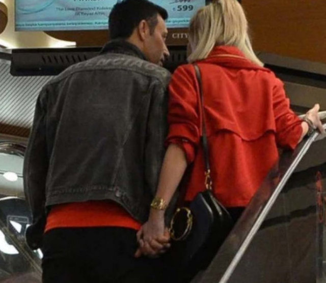 Mustafa Sandal aşka geldi! Melis Sütşurup aşkı dolu dizgin devam ediyor!