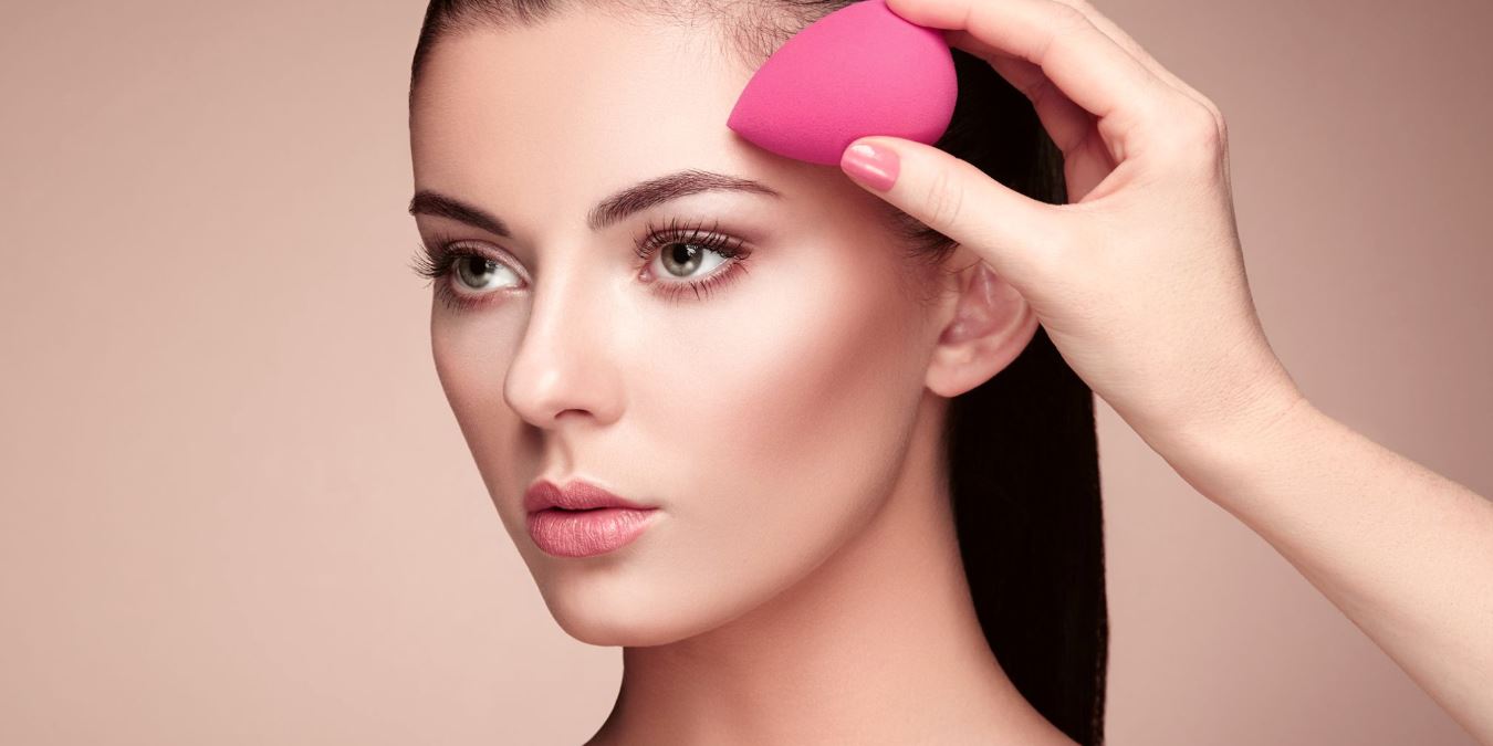 Rüyada Makyaj Yaptığını Görmek neye tabir edilir? Nasıl yorumlanır?