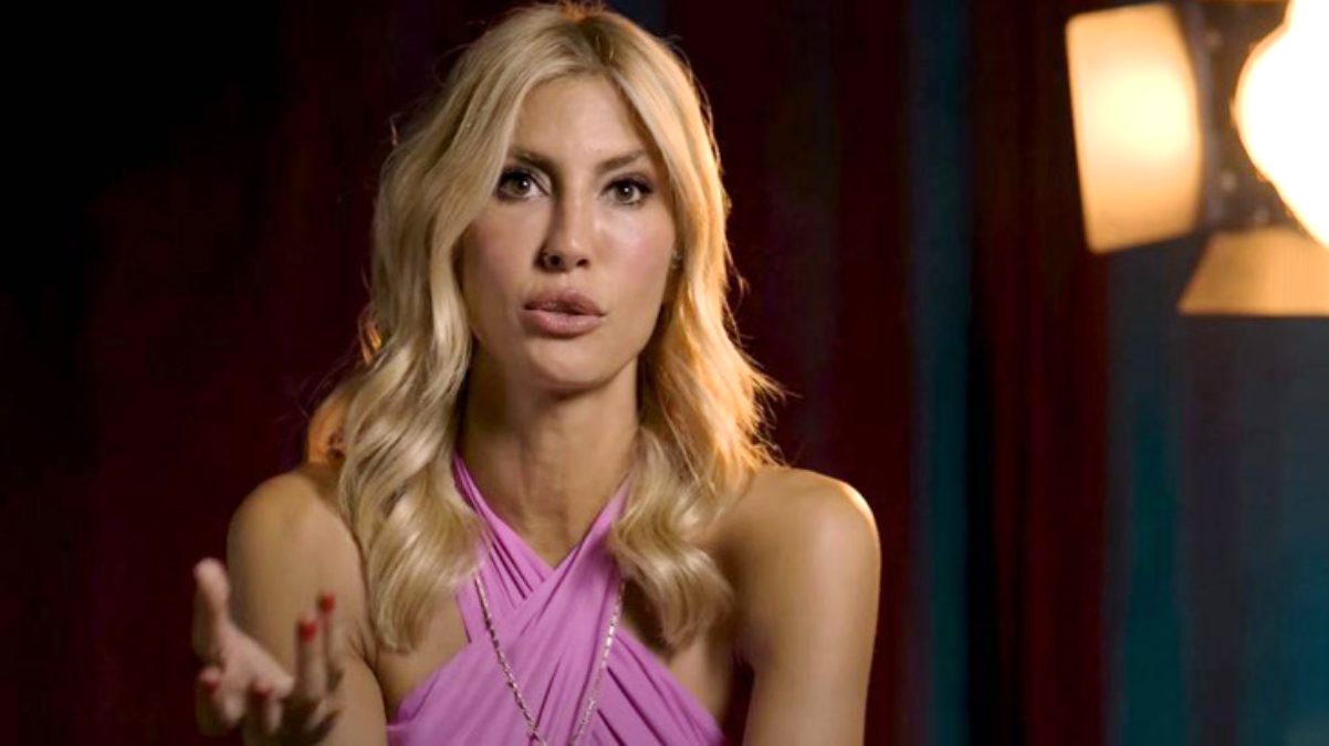 Aşı gönüllüsü olan Çağla Şıkel koronavirüse mi yakalandı? 