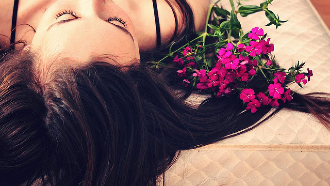 Rüyada saçın uzadığını görmek | Rüyada saç yıkamak tabiri